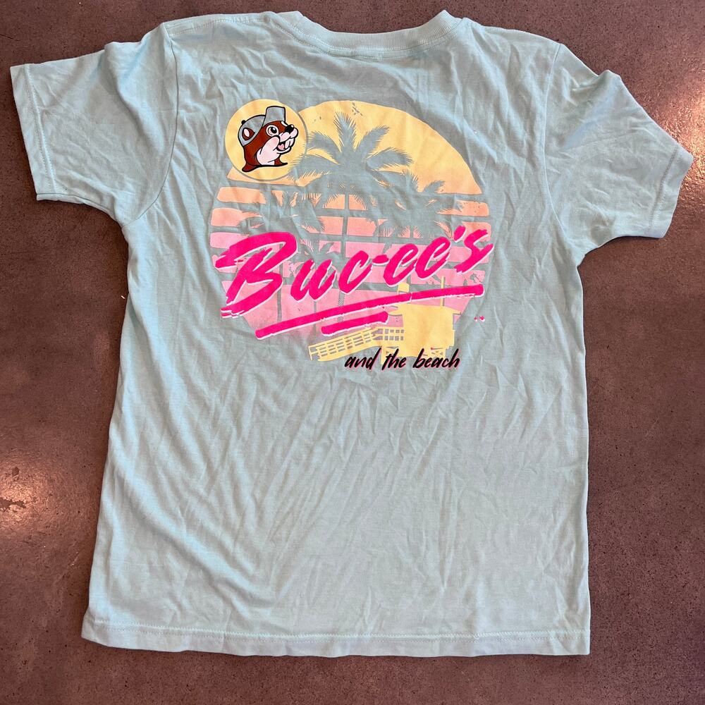 Bucees Beaver Beach baby blue Tshirt Boys Youth large